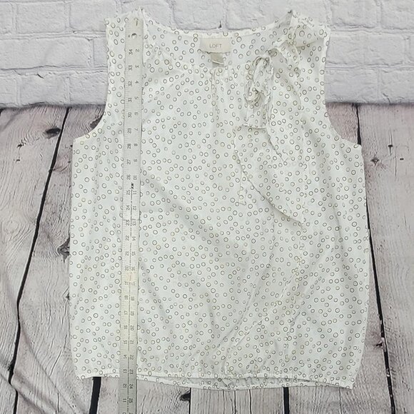 Ann Taylor Loft Medium White with circles blouse - Picture 5 of 6